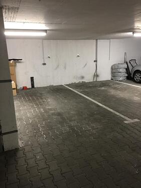 Foto - Tiefgaragenstellplatz, TG-Stellplatz, Garage