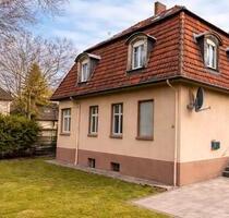 Zweifamilienhaus in Dinslaken: 11 Zimmer, 4 Bäder, provisionsfrei