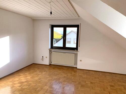 Foto - Dachgeschoss-Wohnung mit Blick auf den Main ab sofort mietbar