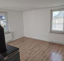 Geräumige 4-Zimmer-Altbau-Wohnung mit eigenem Gartenanteil - Peine