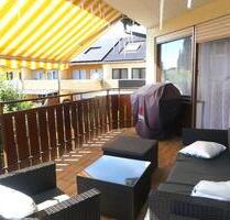 Schicke 3 Zimmer Wohnung mit einem sonnigen Balkon und PKW Stellplatz. Frei ab ab sofort! - Steinheim an der Murr