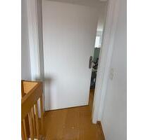 2-Zimmer Dachgeschoss Wohnung - 800,00&nbsp;EUR Kaltmiete, ca.&nbsp; 50,00&nbsp;m&sup2; in Wettenberg (PLZ: 35435)