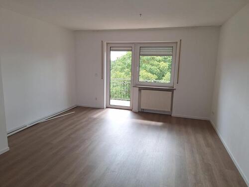 Foto - 4-Zimmer Wohnung 1.OG in Dörndorf NEU renoviert zu vermieten