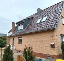 Renovierte Doppelhaushälfte mit Garage in Uetersen