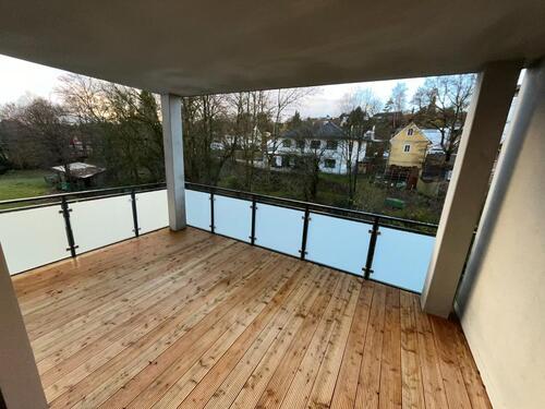 Foto - Freundliche 3-Zimmer-Wohnung mit großem Balkon, Einbauküche und Tiefgarage