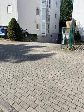 Foto - Tiefgaragestellplatz - 65,00 EUR Miete,
