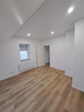 Foto - 5 Zimmer Dachgeschoßwohnung zur Miete in Homburg