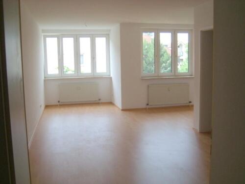 Foto - Große 1,5-Zi-Wohnung in der Hölderlin-Anlage, kurzfristig frei