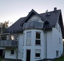 Einfamilienhaus mit Einliegerwohnung und Doppelgarage in Hohenahr