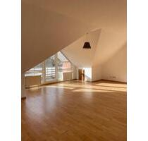 4ZKB Dachgeschosswohnung mit Balkon & Stellplatz – zentral - Diepholz