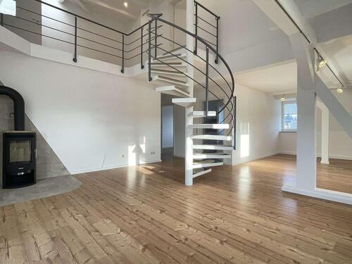 Foto - Modernisierte 3-Raum Dachgeschosswhg. mit Dachterrasse & Kamin