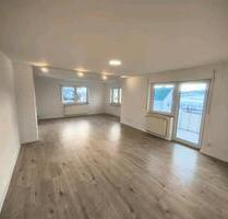 Großzügige 5-Zimmer Wohnung mit Balkon und EBK in Neresheim