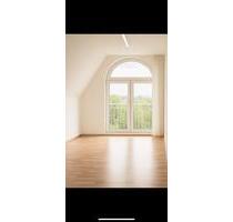 Frisch renovierte und klimatisierte DG-Wohnung nahe Berliner Plat - Itzehoe