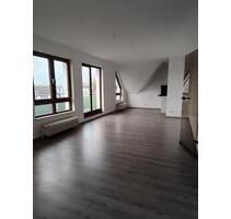 Stilvolle 4-Zimmer-Maisonette mit Dachterrasse und EBK - Achim