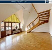 Zentrale 3-Zimmer-Wohnung mit Galerie, Balkon und Blick auf die Martinskirche - Landshut