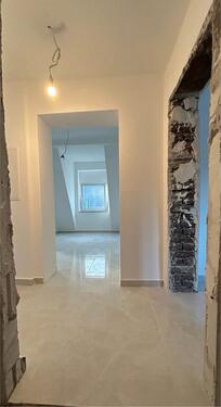 Foto - Biete eine 4 Zimmer Wohnung im 3OG Dachgeschoss