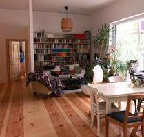 Großzügige 5-Zimmer Wohnung mit Terrasse in Berlin-Neukölln