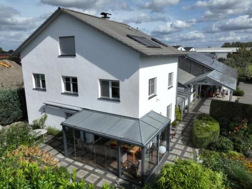 Foto - Repräsentatives Wohnhaus mit angrenzendem Gewerbebetrieb