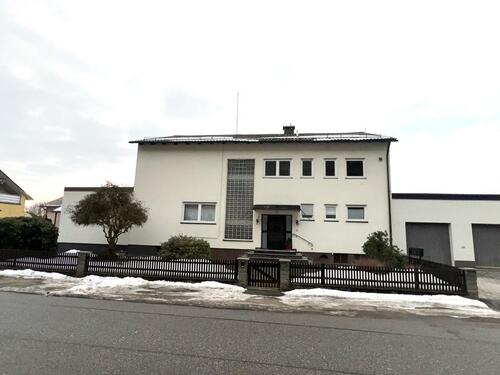 Foto - Seltene Gelegenheit! - 850,00&nbsp;EUR Kaltmiete, ca.&nbsp; 138,00&nbsp;m&sup2;