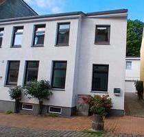 2 Stadthäuser im Zentrum der Wikingerstadt Schleswig zu erwerben