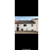 Einfamilienhaus - 50.000,00&nbsp;EUR Kaufpreis, ca.&nbsp; 80,00&nbsp;m&sup2; in Illingen (PLZ: 66557)