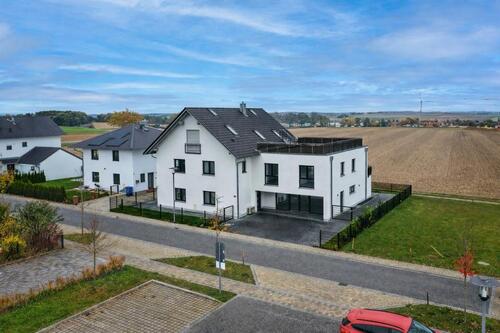 Foto - 10 Zimmer Mehrfamilienhaus, Wohnhaus zum Kaufen in Aiterhofen
