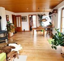 Sonnige 5-Zimmer Dachgeschoss-Wohnung mit Balkon auf Bauernhof - Argenbühl