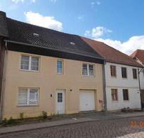 Reihenmittelhaus mit 2 Wohnungen für Handwerker - Stavenhagen