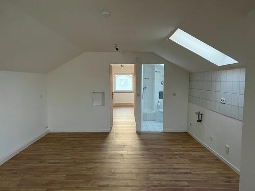 Foto - Helle 2-Zimmer-Dachgeschosswohnung für Singles in Achstetten