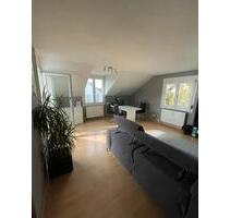 Möblierte 2 Zimmer-Wohnung mit Balkon, TG-Stellplatz und EBK - Bietigheim-Bissingen