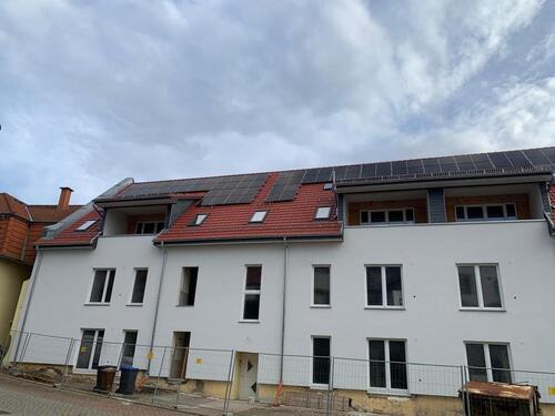 Foto - ERSTBEZUG - Traumhafte 3-Raum-Dachgeschosswohnung mit Blick auf das Stadtschloss und die Basilika von Hecklingen