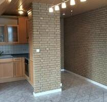 Gemütliche 2-Zimmer-Wohnung unter dem Dach mit Einbauküche - Lübbecke