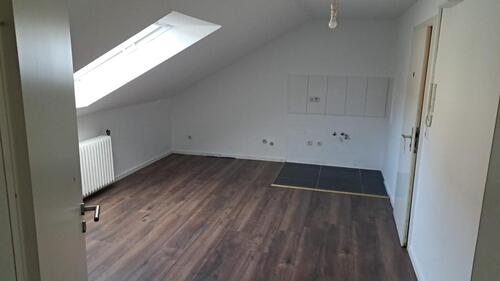 Foto - 1 Zimmer Dachgeschoßwohnung zur Miete in Hannover