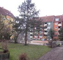 Familientraum: großzügige, renovierte 3-Zimmer-Wohnung mit Balkon ab sofort frei - Nürnberg Erlenstegen