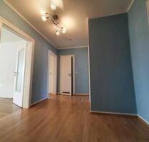 Helle 3-Zimmer-Wohnung mit Balkon im 3. OG in Garbsen, Garage opt