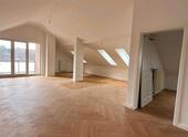 Foto - Moderne kernsanierte lichtdurchflutete Dachgeschosswohnung