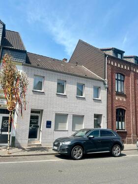 Foto - Charmantes Reihenmittelhaus mit separater Praxis & Gartenparadis