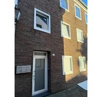 3-Zimmer-Wohnung mit Balkon, Kamin und Einbauküche in zentraler Lage von Mönchengladbach