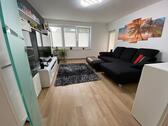 Foto - Modernisierte 3-Zimmer Wohnung im 1. OG inkl. 2 Garagen