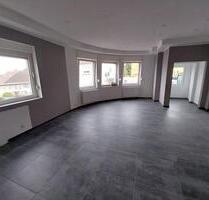 Ottweiler -Neumünster: bezugsfertige, sanierte 2,5-ZKB (ca.70m²) Altbauwohnung im Erdgeschoss