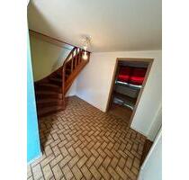 Schöne, geräumige 3 12 Zimmer Wohnung mit Garten und Garage - Wankendorf