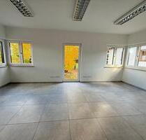 2 Büroräume zu vermieten - 340,00 EUR Kaltmiete, in Berching (PLZ: 92334)