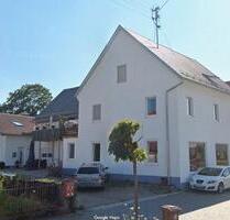 Charmante Dachgeschoss-3-Zimmerwohnung im Herzen von Kirchheim - Kirchheim In Schwaben