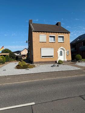 Foto - Freistehendes Einfamilienhaus mit Garage
