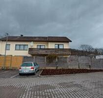 Zweifamilienhaus mit viel Potenzial - Lage