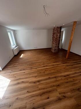 Foto - Helle zwei Zimmer Wohnung mit Balkon und Stellplatz