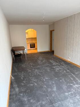 Foto - Renovierte 2-Zimmer-Wohnung mit Wintergarten & Grünfläche