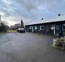 Zweifamilienhaus mit großes Grundstück in naturnaher Lage - Hofheim in Unterfranken