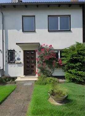Foto - Reihenmittelhaus in bester Lage mit Garage und Stellplatz
