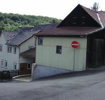 Kleines Haus mit Nebengebäude aus ehemaliger Landwirtschaft - Rödental